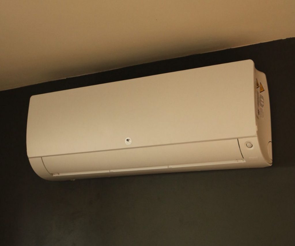 Installer une climatisation ou une pompe à chaleur en maison ou appartement : ce qu’il faut savoir